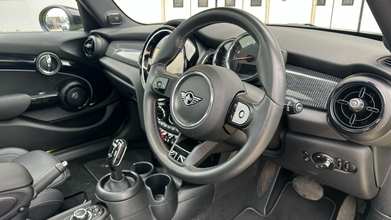 MINI Hatchback 1.5 Cooper Exclusive 5dr Auto Petrol Hatchback